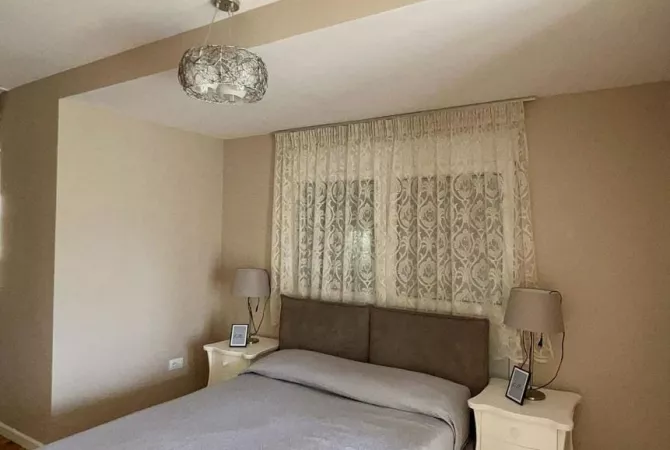 Shtepi me qera 1+1 ne Tirane - 750 Euro