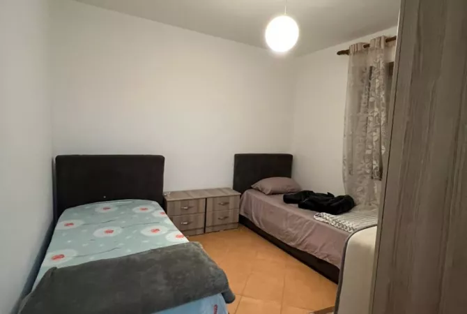 Shtepi me qera Apartament ne Tirane, 1+1, Mobilimi E mobiluar, Pagesa 650  Euro.