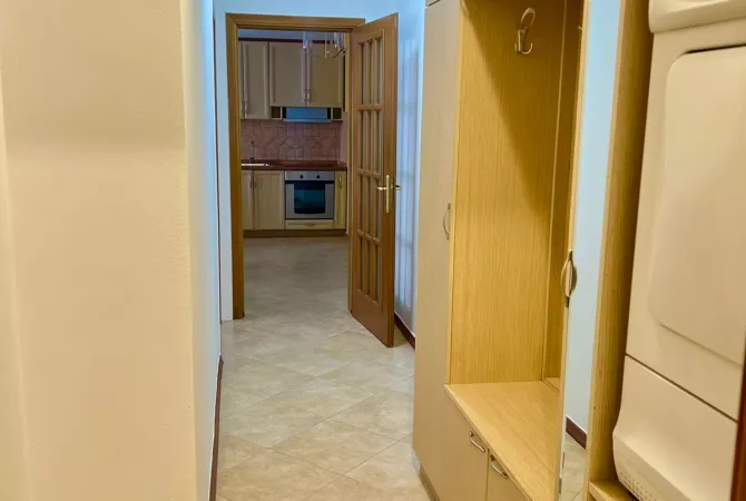 Shtepi me qera Apartament ne Tirane, 2+1, Mobilimi E mobiluar, Pagesa 75,000  Leke.