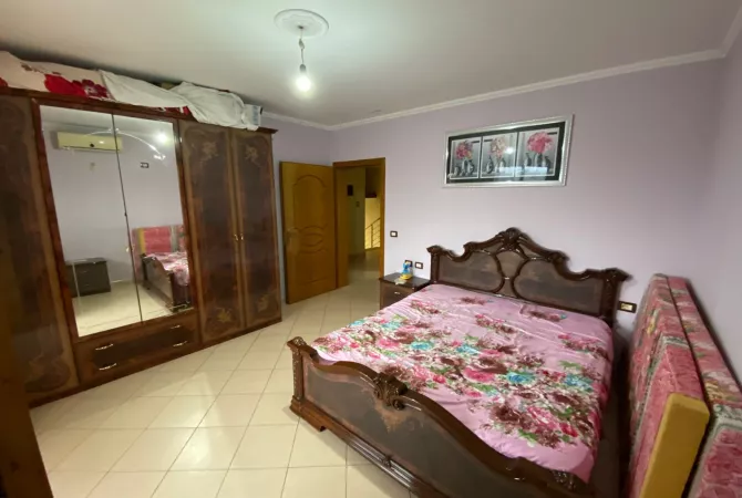 Shtepi me qera 2+1 ne Tirane - 400 Euro