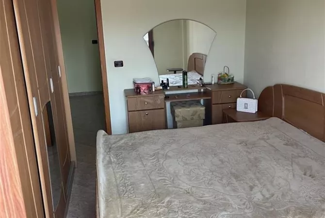 Shtepi me qera 2+1 ne Tirane - 40,000 Leke