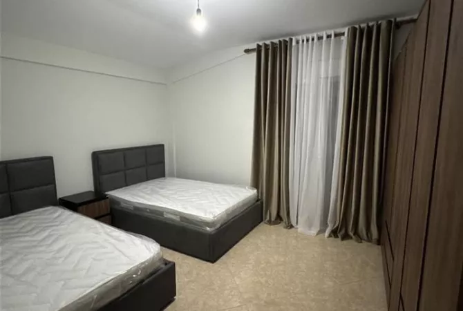 Shtepi me qera Apartament ne Tirane, 2+1, Mobilimi E mobiluar, Pagesa 550  Euro.
