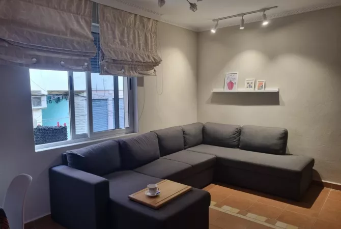 Shtepi me qera Apartament ne Tirane, 1+1, Mobilimi E mobiluar, Pagesa 50,000  Leke.