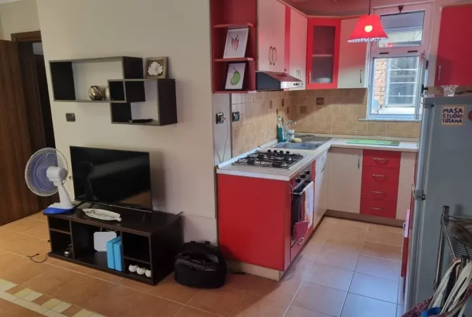 Shtepi me qera Apartament ne Tirane, 1+1, Mobilimi E mobiluar, Pagesa 50,000  Leke.