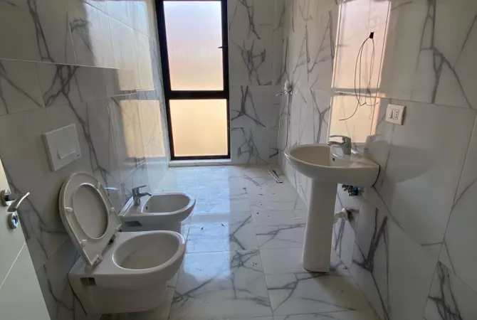 Apartment for sale in Tirana 3+1, Emty