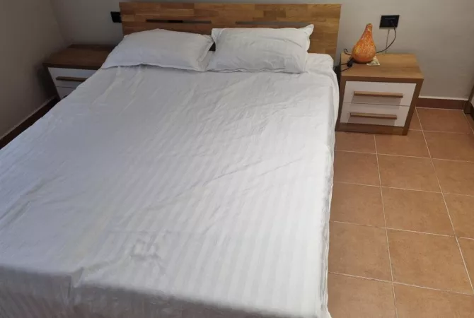 Shtepi me qera 1+1 ne Tirane - 50,000 Leke