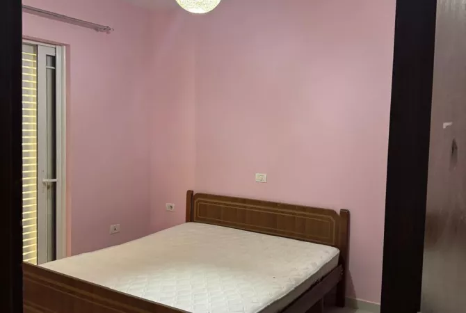 Shtepi me qera Apartament ne Tirane, 2+1, Mobilimi E mobiluar, Pagesa 35,000  Leke.