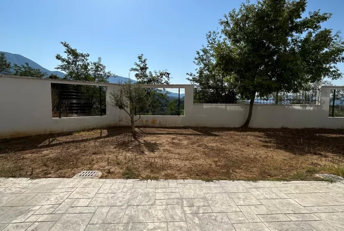 Shtepi me qera Apartament ne Tirane, 2+1, Mobilimi E mobiluar, Pagesa 600  Euro.