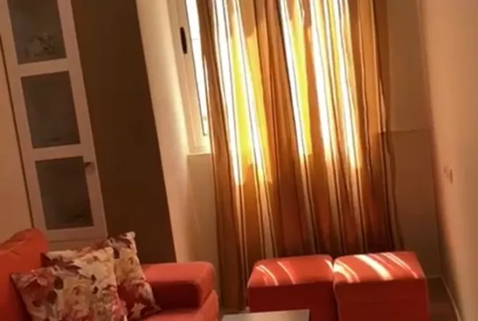 Shtepi me qera Apartament ne Tirane, 1+1, Mobilimi E mobiluar, Pagesa 450  Euro.