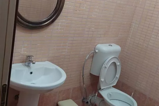 Shtepi me qera Apartament ne Tirane, 2+1, Mobilimi E mobiluar, Pagesa 45,000  Leke.