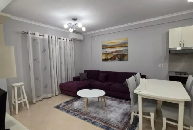 Shtepi me qera 2+1 ne Tirane - 50,000 Leke