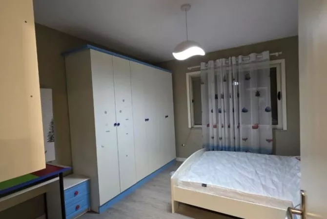 Shtepi me qera Apartament ne Tirane, 2+1, Mobilimi E mobiluar, Pagesa 50,000  Leke.
