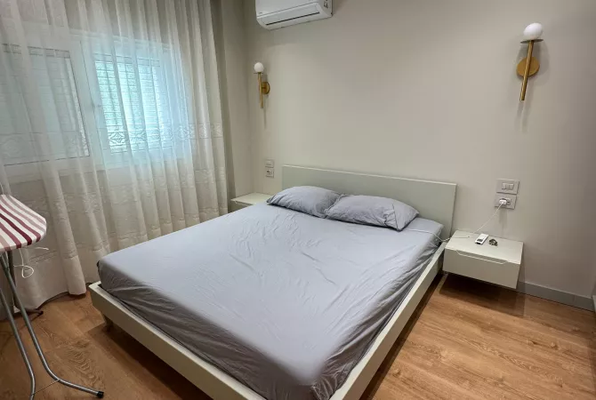Shtepi me qera Apartament ne Tirane, 2+1, Mobilimi E mobiluar, Pagesa 700  Euro.