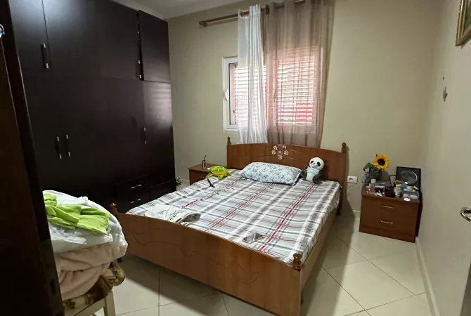 Shtepi me qera Apartament ne Tirane, 2+1, Mobilimi E mobiluar, Pagesa 450  Euro.