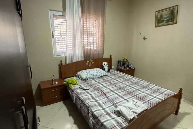 Shtepi me qera Apartament ne Tirane, 2+1, Mobilimi E mobiluar, Pagesa 450  Euro.