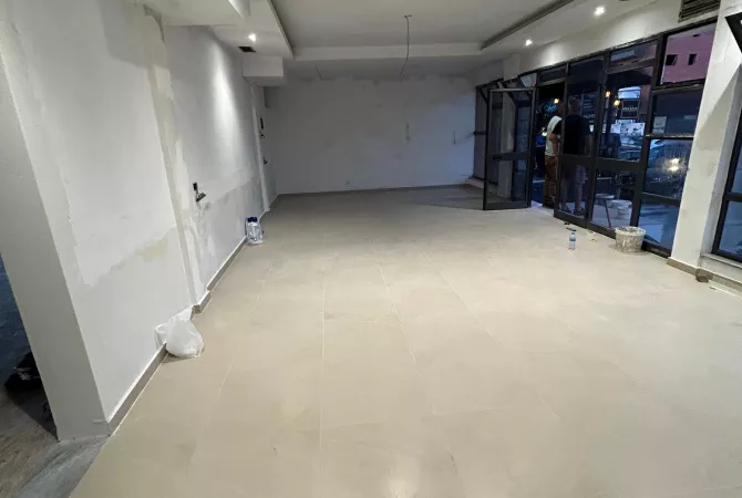 Ambient biznesi me qera 2+1 ne Tirane - 1,500 Euro