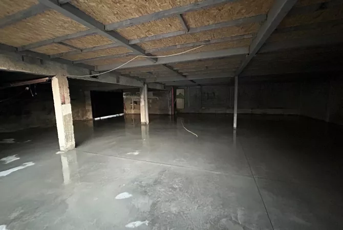 Ambient biznesi me qera 2+1 ne Tirane - 1,500 Euro