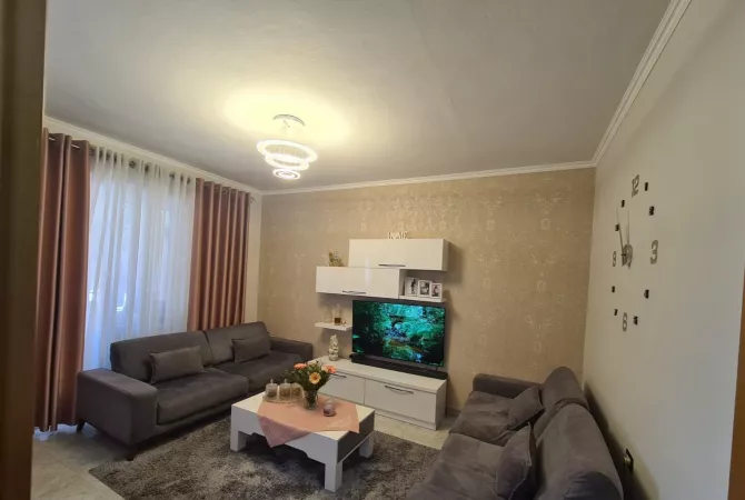 Shtepi me qera 1+1 ne Tirane - 55,000 Leke