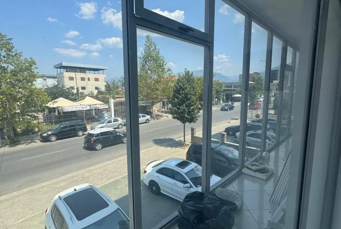 Business Property for Rent 3+1 in Tirana - 500 Euro