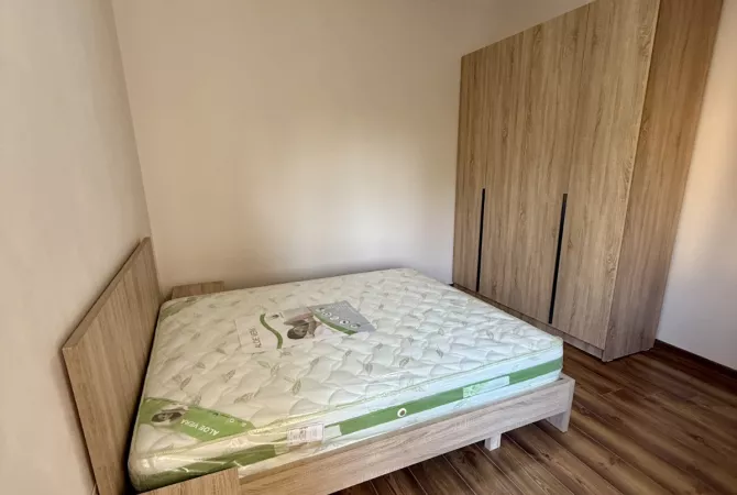 Shtepi me qera 1+1 ne Tirane - 65,000 Leke