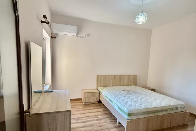 Shtepi me qera 1+1 ne Tirane - 65,000 Leke