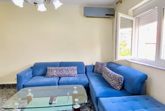 Shtepi me qera Apartament ne Tirane, 2+1, Mobilimi E mobiluar, Pagesa 700  Euro.