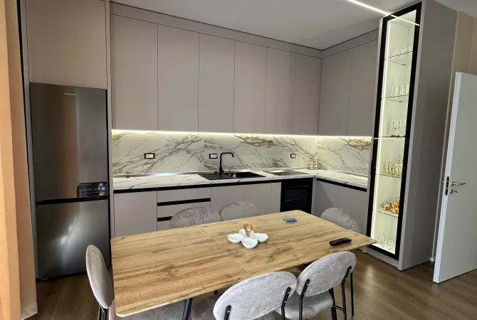 Shtepi me qera Apartament ne Tirane, 2+1, Mobilimi E mobiluar, Pagesa 1,000  Euro.