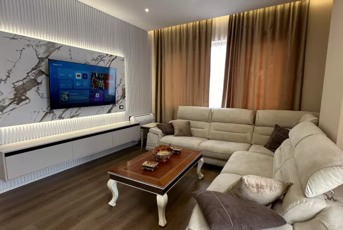 Shtepi me qera 2+1 ne Tirane - 1,200 Euro