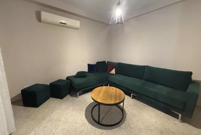 Shtepi me qera Apartament ne Tirane, 2+1, Mobilimi E mobiluar, Pagesa 550  Euro.