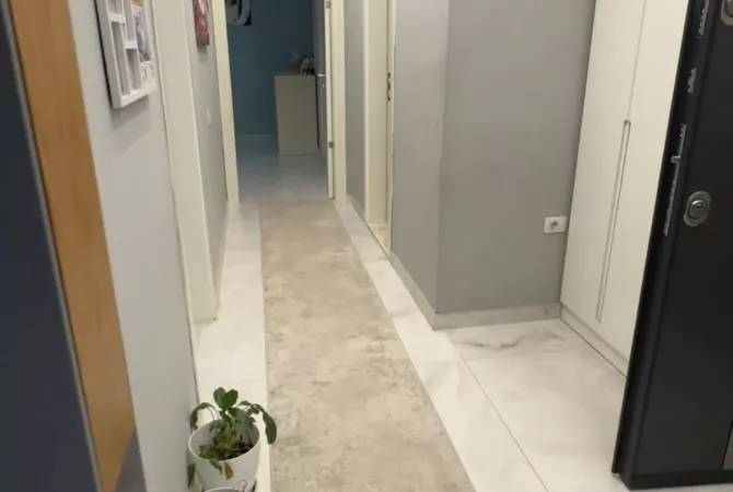Shtepi ne shitje Apartament ne Tirane, 2+1, Mobilimi E mobiluar, Pagesa 130,000  Euro.