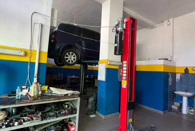 Ambient biznesi me qera 6+1 ne Tirane - 1,200 Euro