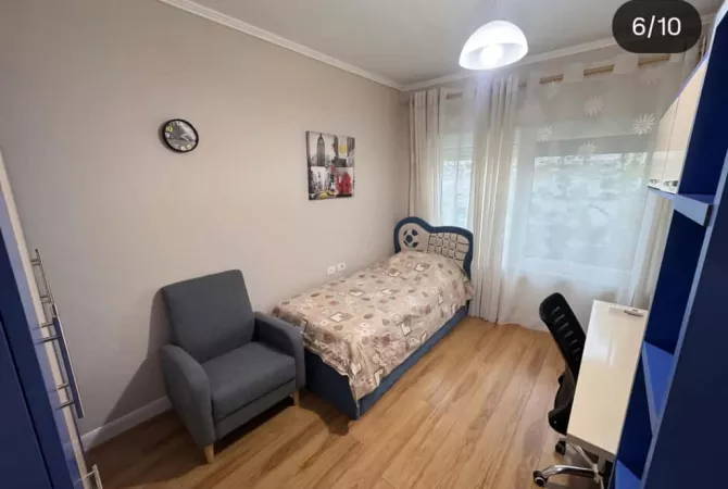 Shtepi me qera Apartament ne Tirane, 2+1, Mobilimi E mobiluar, Pagesa 700  Euro.
