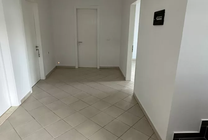 Shtepi ne shitje 4+1 ne Tirane - 360,000 Euro