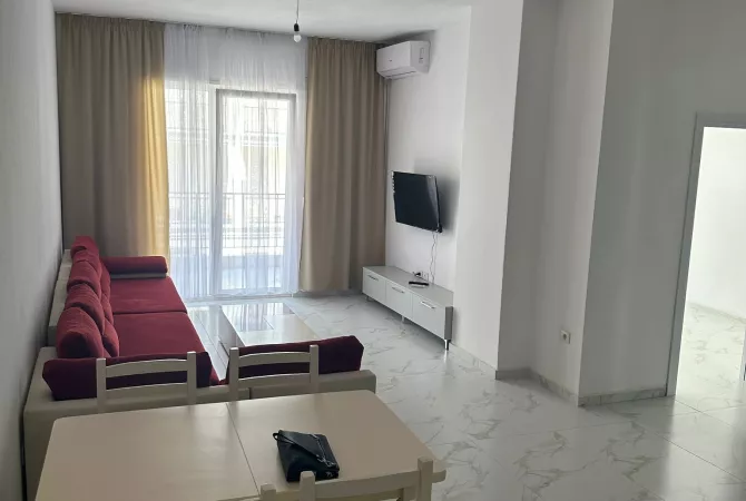 Shtepi me qera Apartament ne Tirane, 2+1, Mobilimi E mobiluar, Pagesa 45,000  Leke.