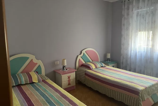 Shtepi me qera Apartament ne Tirane, 2+1, Mobilimi E mobiluar, Pagesa 70,000  Leke.