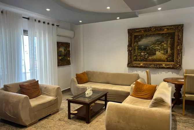 Shtepi me qera 2+1 ne Tirane - 900 Euro