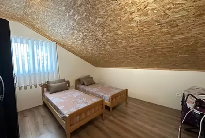 Shtepi me qera Apartament ne Tirane, 2+1, Mobilimi E mobiluar, Pagesa 500  Euro.