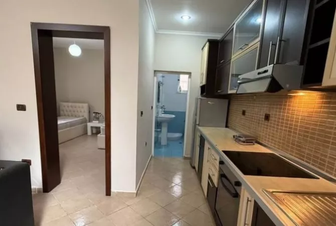 Shtepi me qera 4+1 ne Tirane - 60,000 Leke