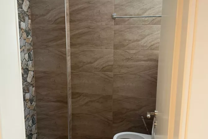 Shtepi ne shitje Apartament ne Tirane, 1+1, Mobilimi E mobiluar, Pagesa 76,800  Euro.