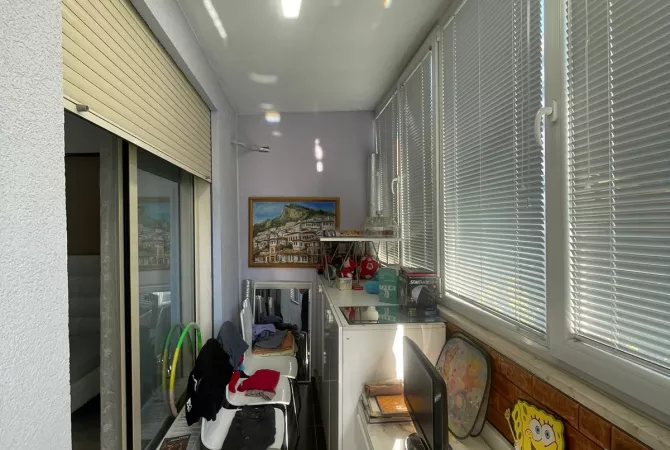 Shtepi ne shitje Apartament ne Tirane, 2+1, Mobilimi E mobiluar, Pagesa 340,000  Dollar.