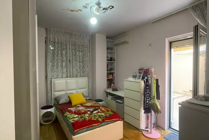 Shtepi ne shitje Apartament ne Tirane, 2+1, Mobilimi E mobiluar, Pagesa 340,000  Dollar.