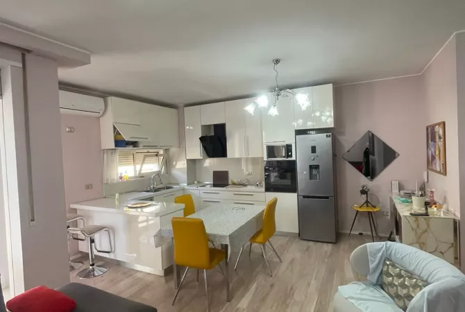 Shtepi ne shitje Apartament ne Tirane, 2+1, Mobilimi E mobiluar, Pagesa 340,000  Dollar.