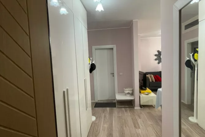 Shtepi ne shitje Apartament ne Tirane, 2+1, Mobilimi E mobiluar, Pagesa 340,000  Dollar.