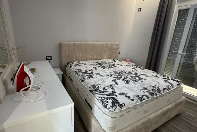 Shtepi me qera Apartament ne Tirane, 2+1, Mobilimi E mobiluar, Pagesa 700  Euro.