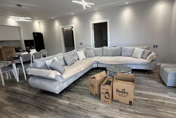 Shtepi me qera Apartament ne Tirane, 2+1, Mobilimi E mobiluar, Pagesa 700  Euro.