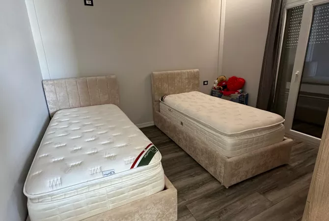 Shtepi me qera Apartament ne Tirane, 2+1, Mobilimi E mobiluar, Pagesa 700  Euro.