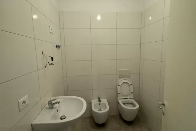 Shtepi me qera Apartament ne Tirane, 2+1, Mobilimi E mobiluar, Pagesa 450  Euro.