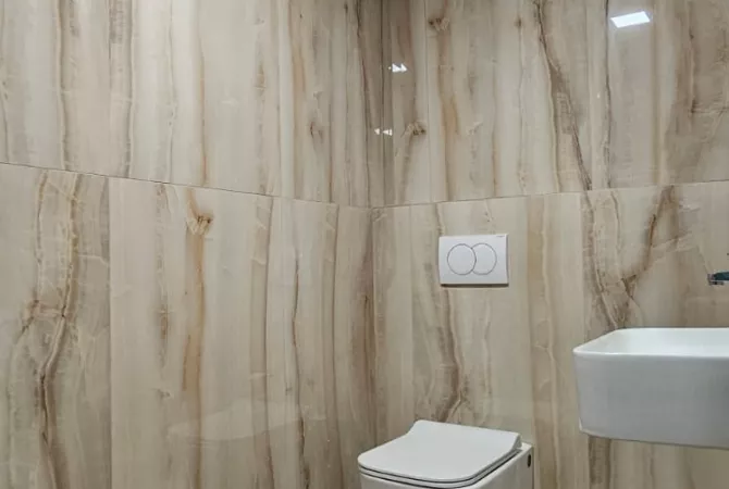 Ambient biznesi me qera 3+1 ne Tirane - 370,000 Leke