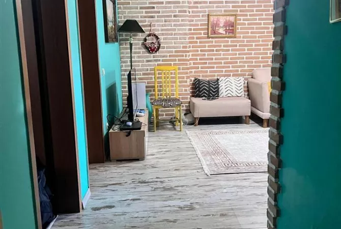 Shtepi me qera Apartament ne Tirane, 2+1, Mobilimi E mobiluar, Pagesa 660  Euro.