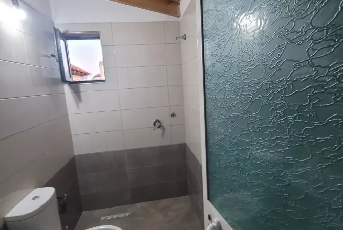 Shtepi me qera 3+1 ne Tirane - 400 Euro